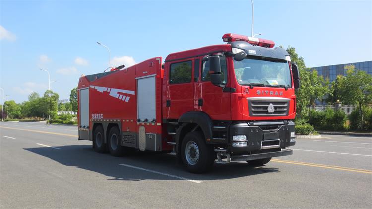 汕德卡13噸泡沫消防車(國(guó)六)