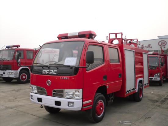 東風(fēng)多利卡水罐/泡沫消防車(chē)